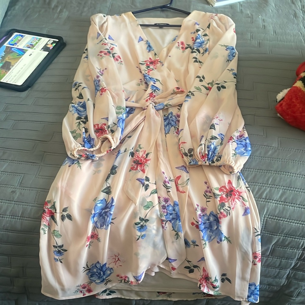 Express floral dress size L